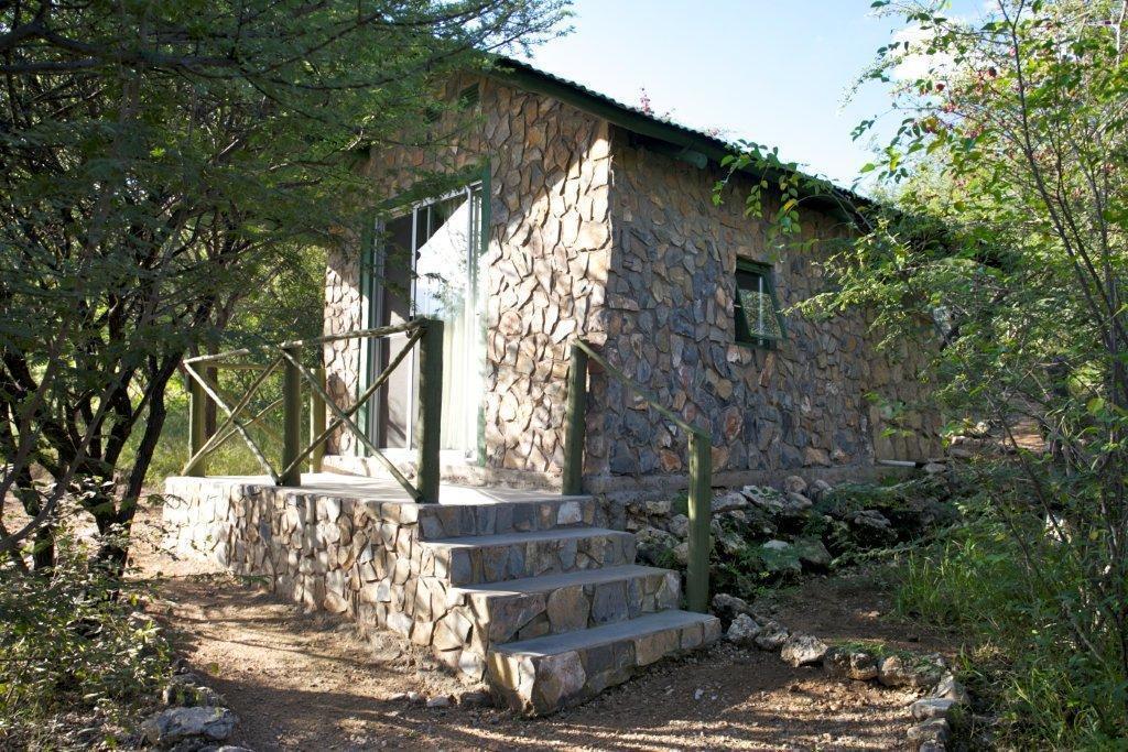 Sasa Safari Camp & Tours Villa Outjo Rum bild